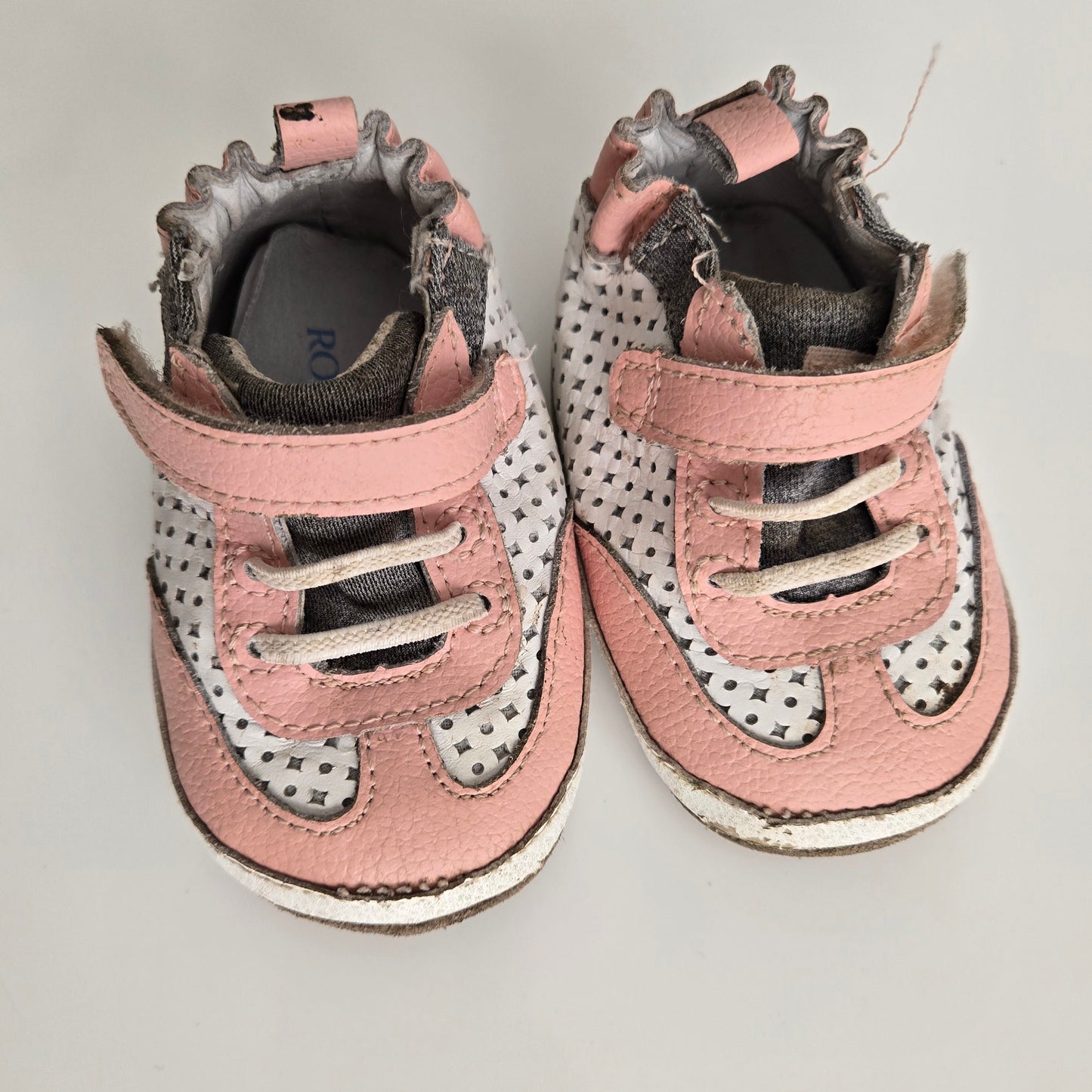 Robeez 3-6 month Shoes *