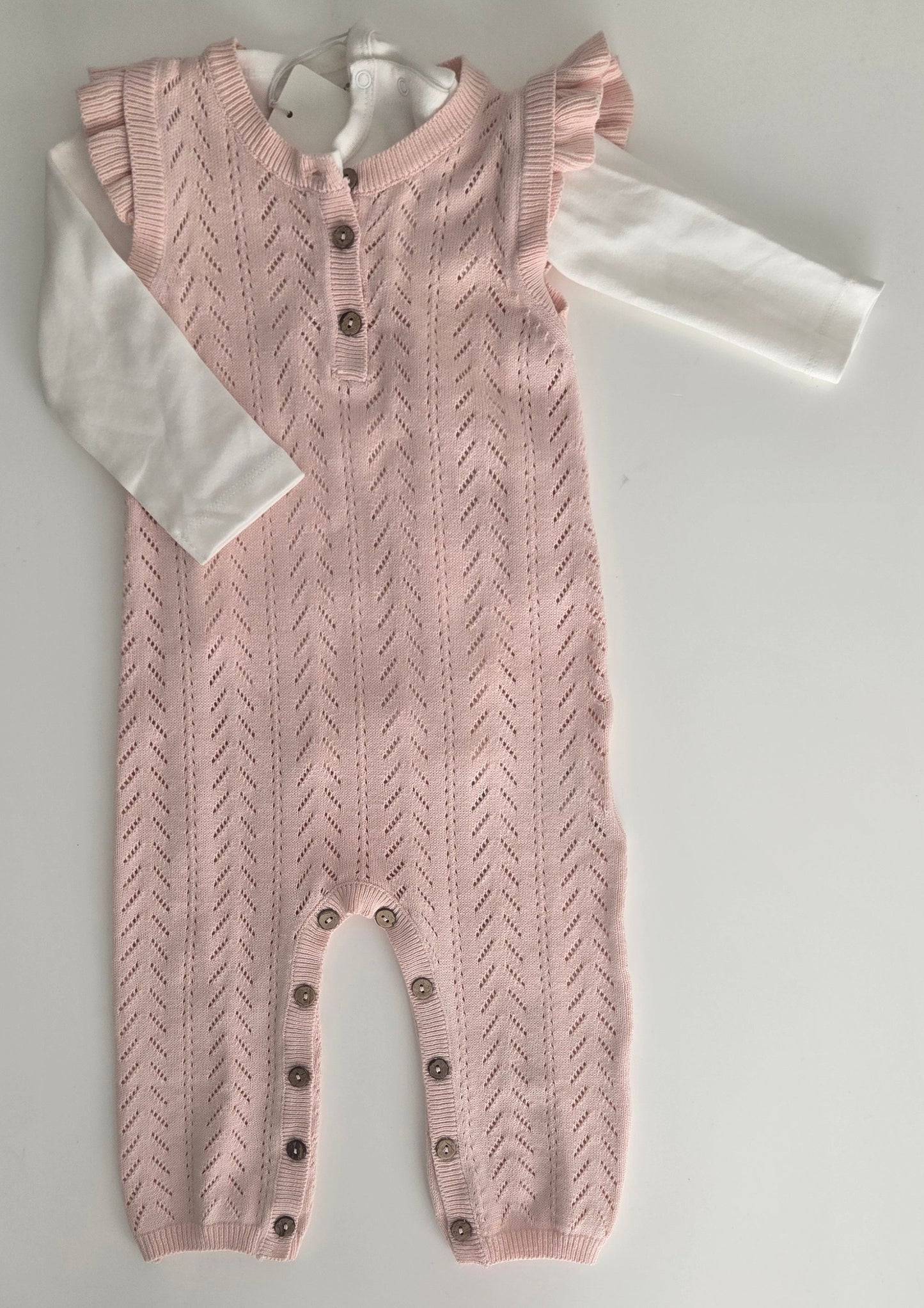 Fixoni Outfit size 68/6 months NWT *fits big