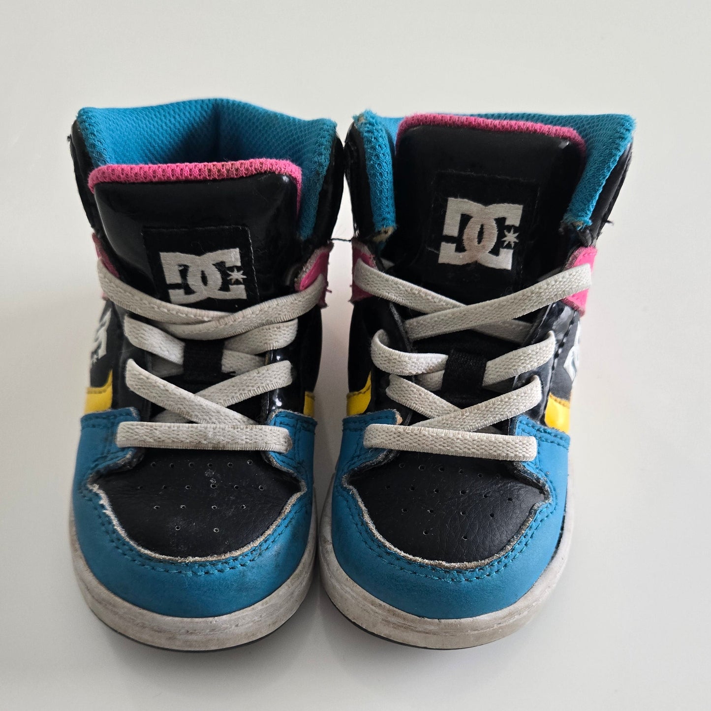 DC Shoes size 6