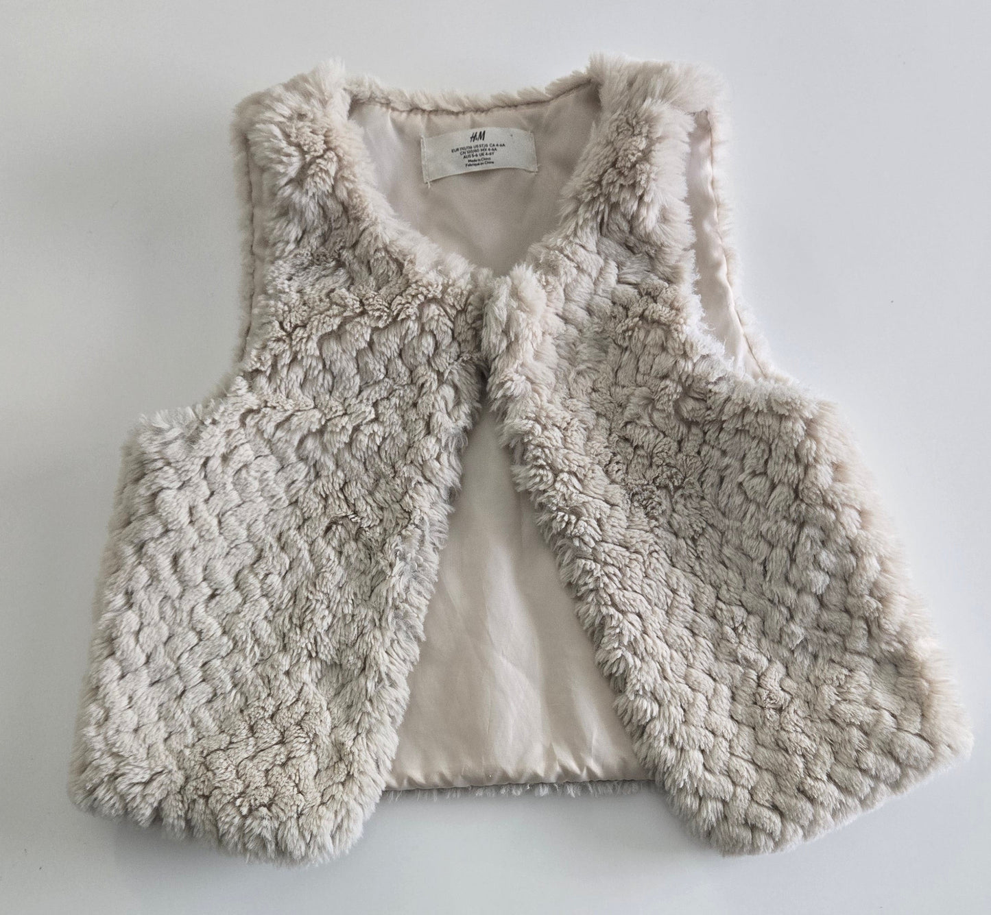 H&M Vest size 4-6 year