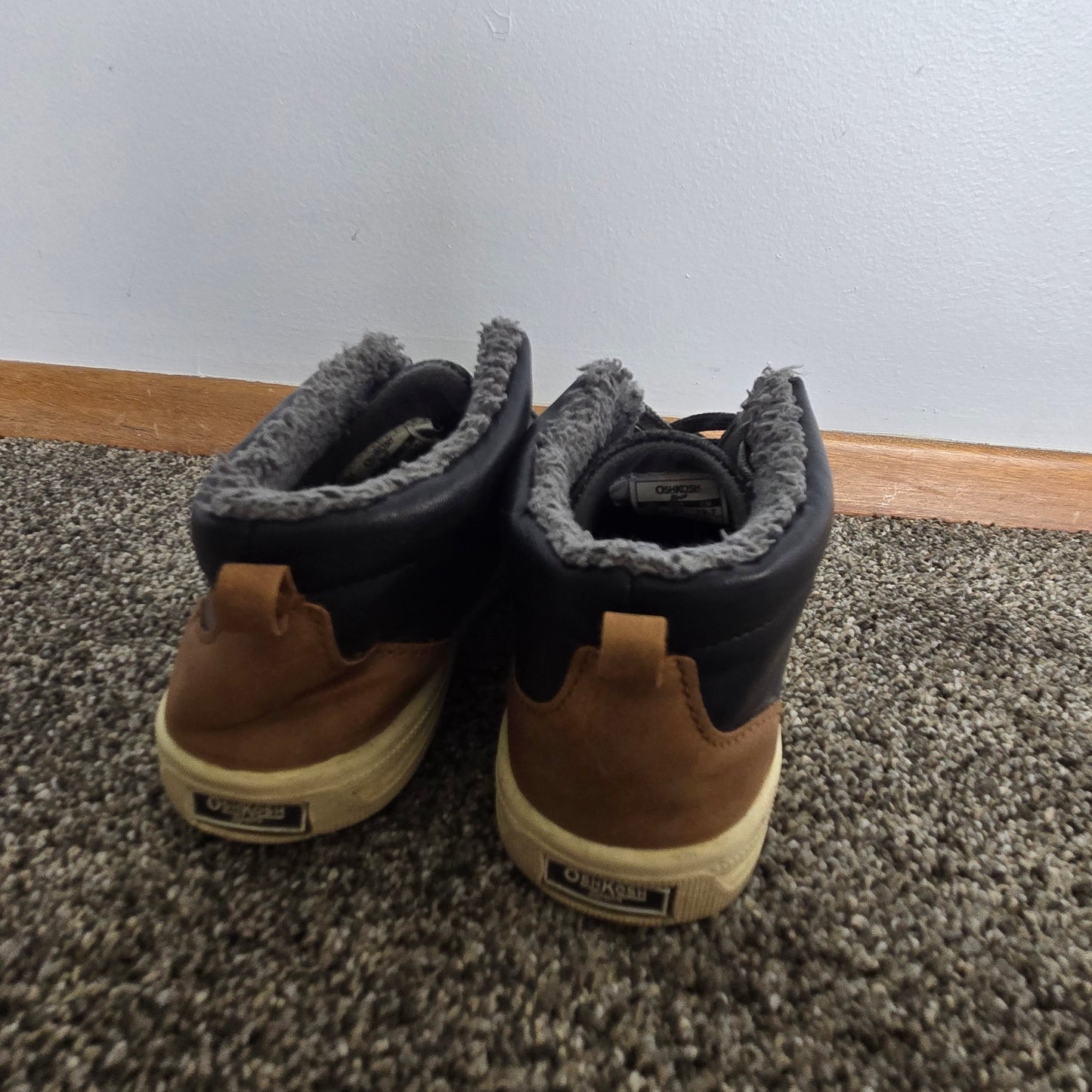 Oshkosh Shoes size US 1