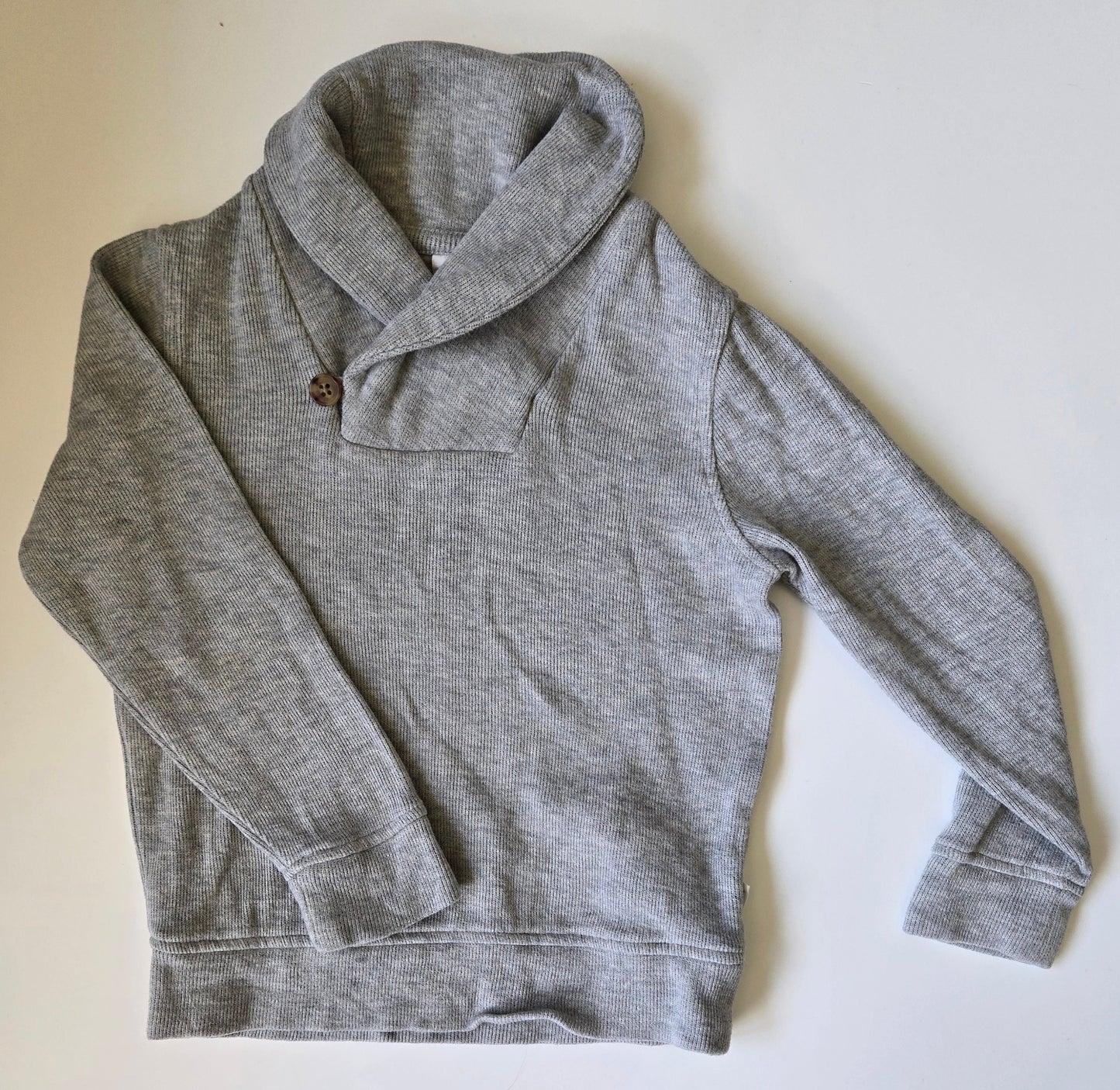 GAP Sweater size 5T *