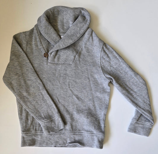 GAP Sweater size 5T *