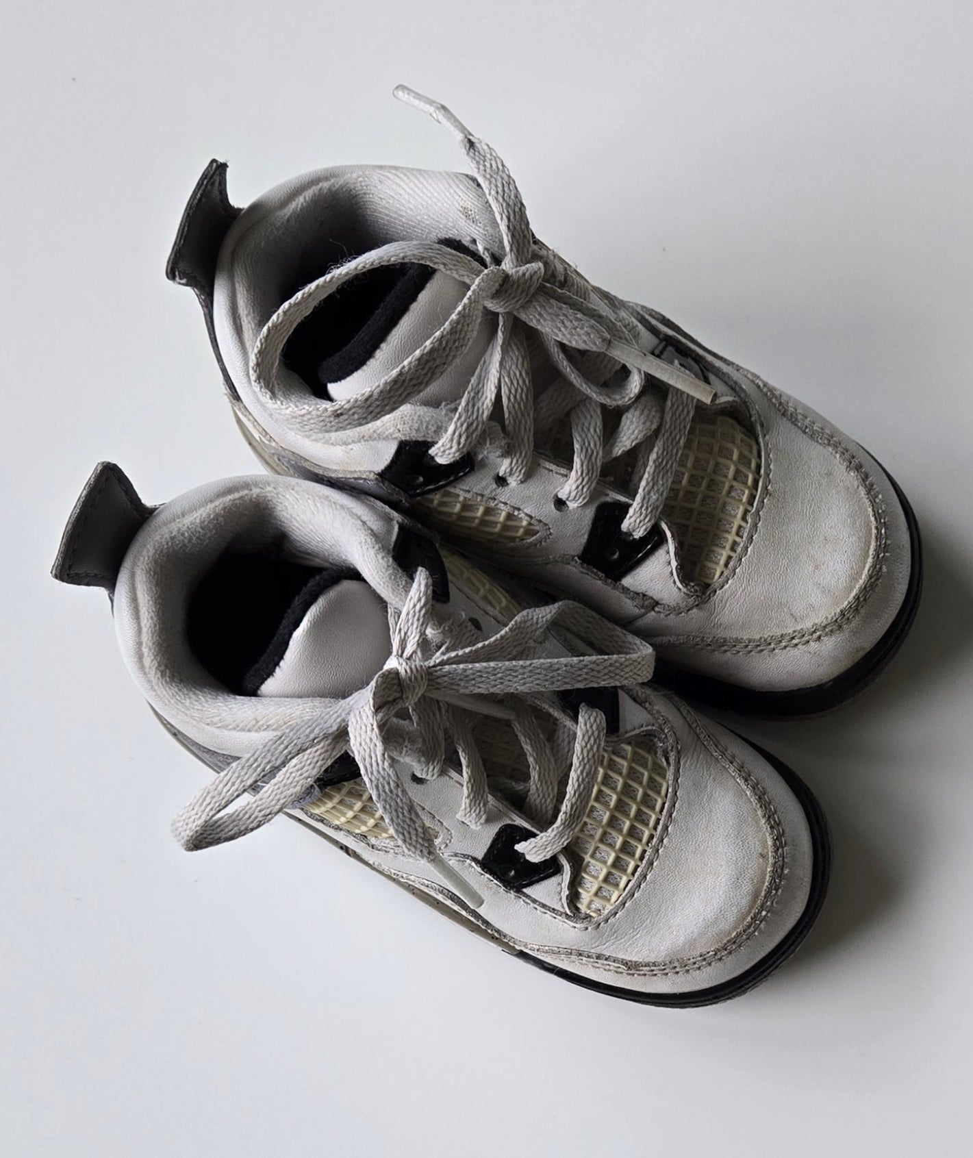 Nike Air Jordans Retro White Cement US7C