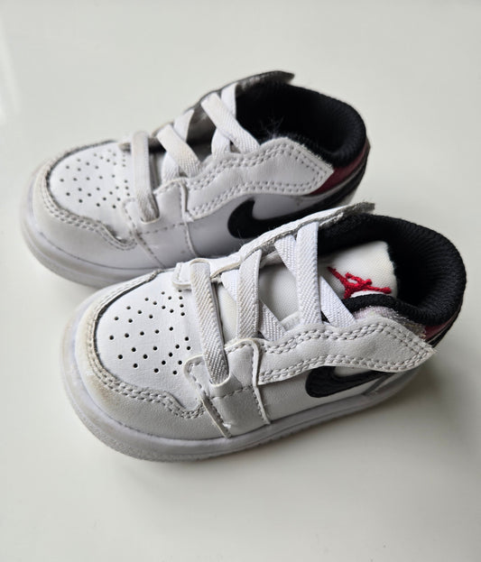 Nike Jordans Runners size 4C