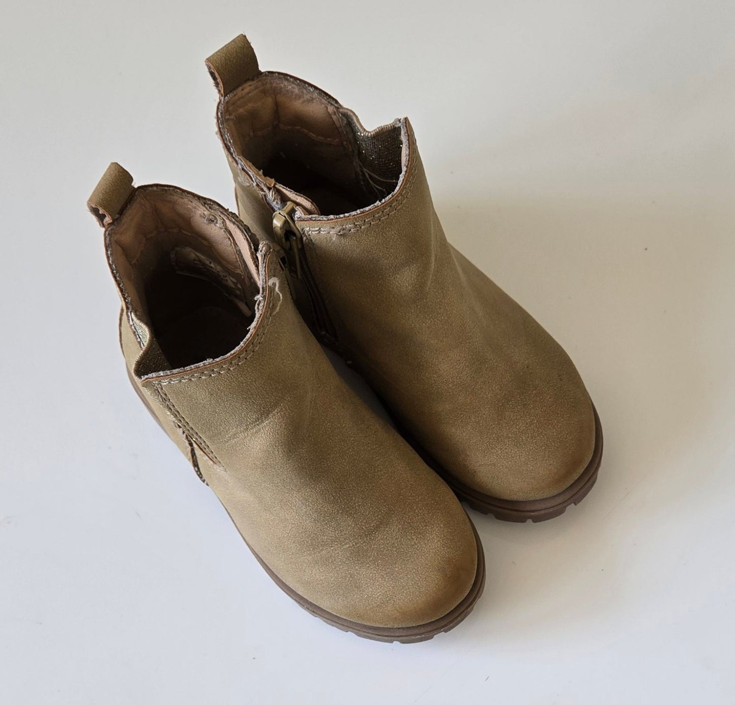 Joe Fresh Booties size 6 *
