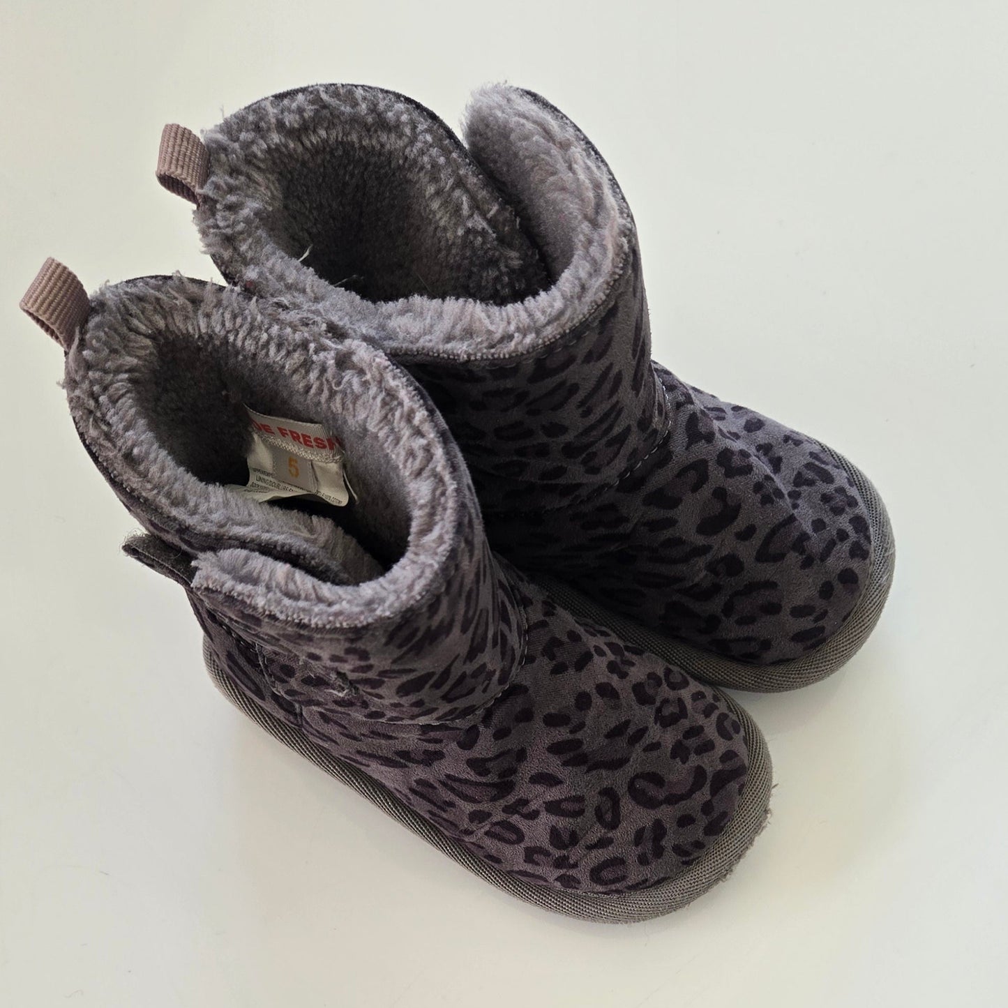 Joe Fresh Uggs size 5 NWOT