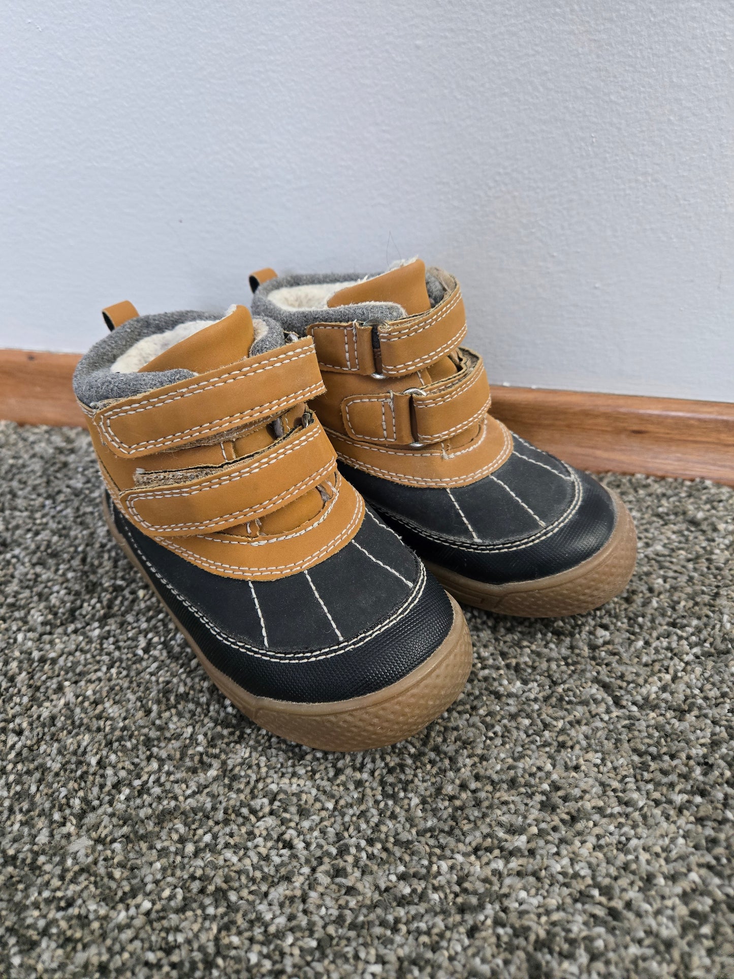 Joe Fresh size 8 Boots *