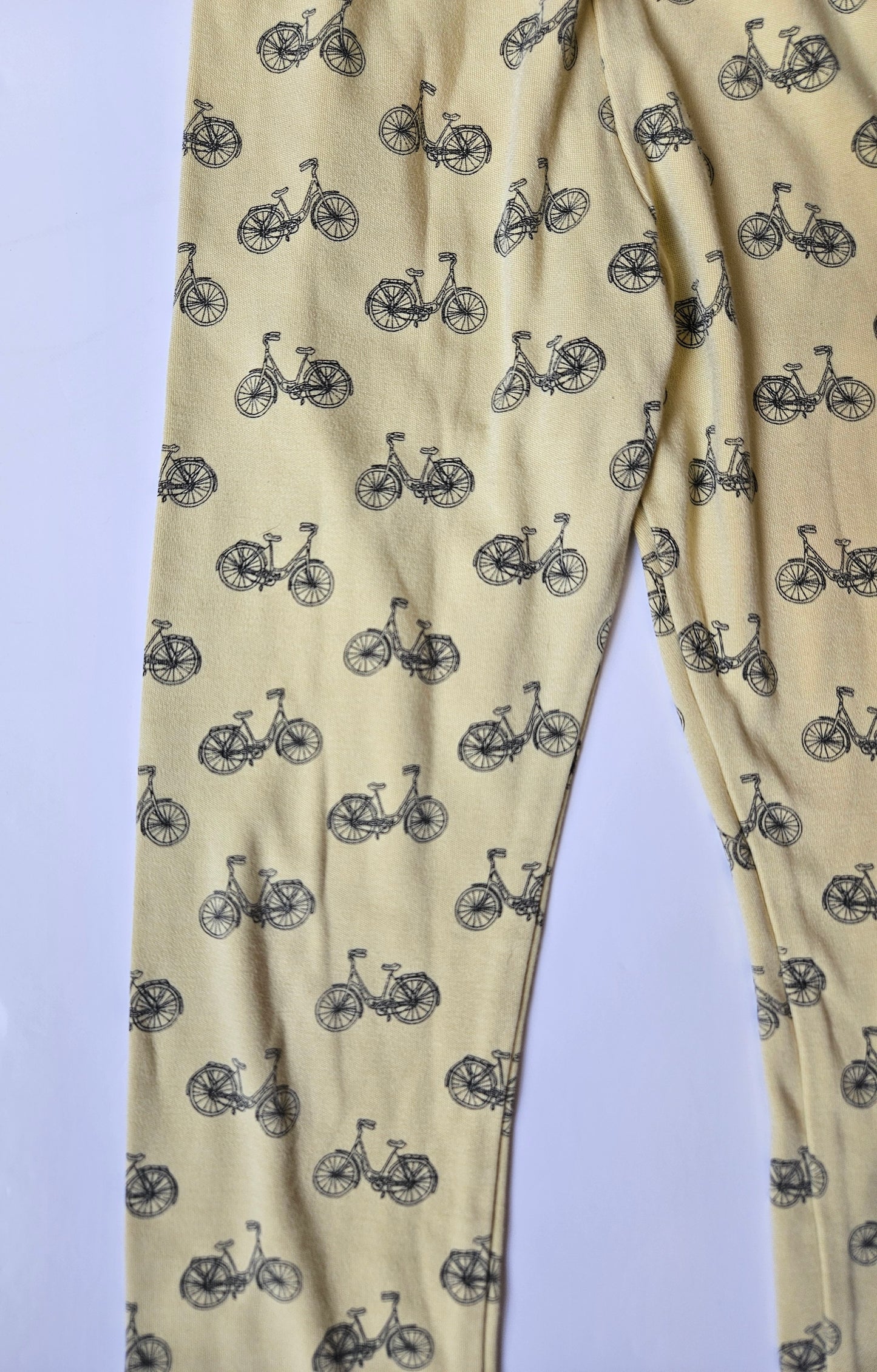 Little & Lively bike leggings size 6Y