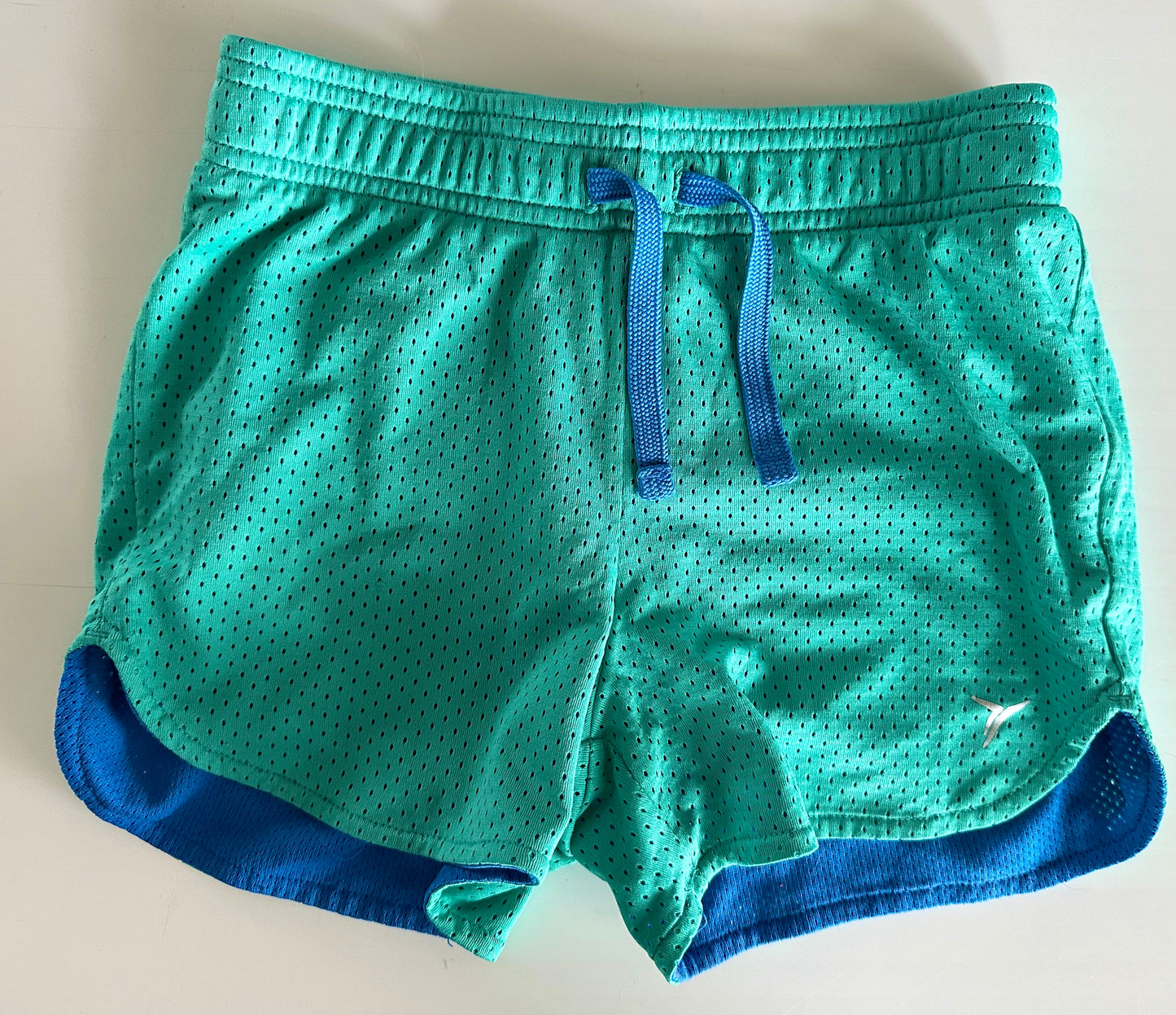 Old navy active shorts size small (6/7)