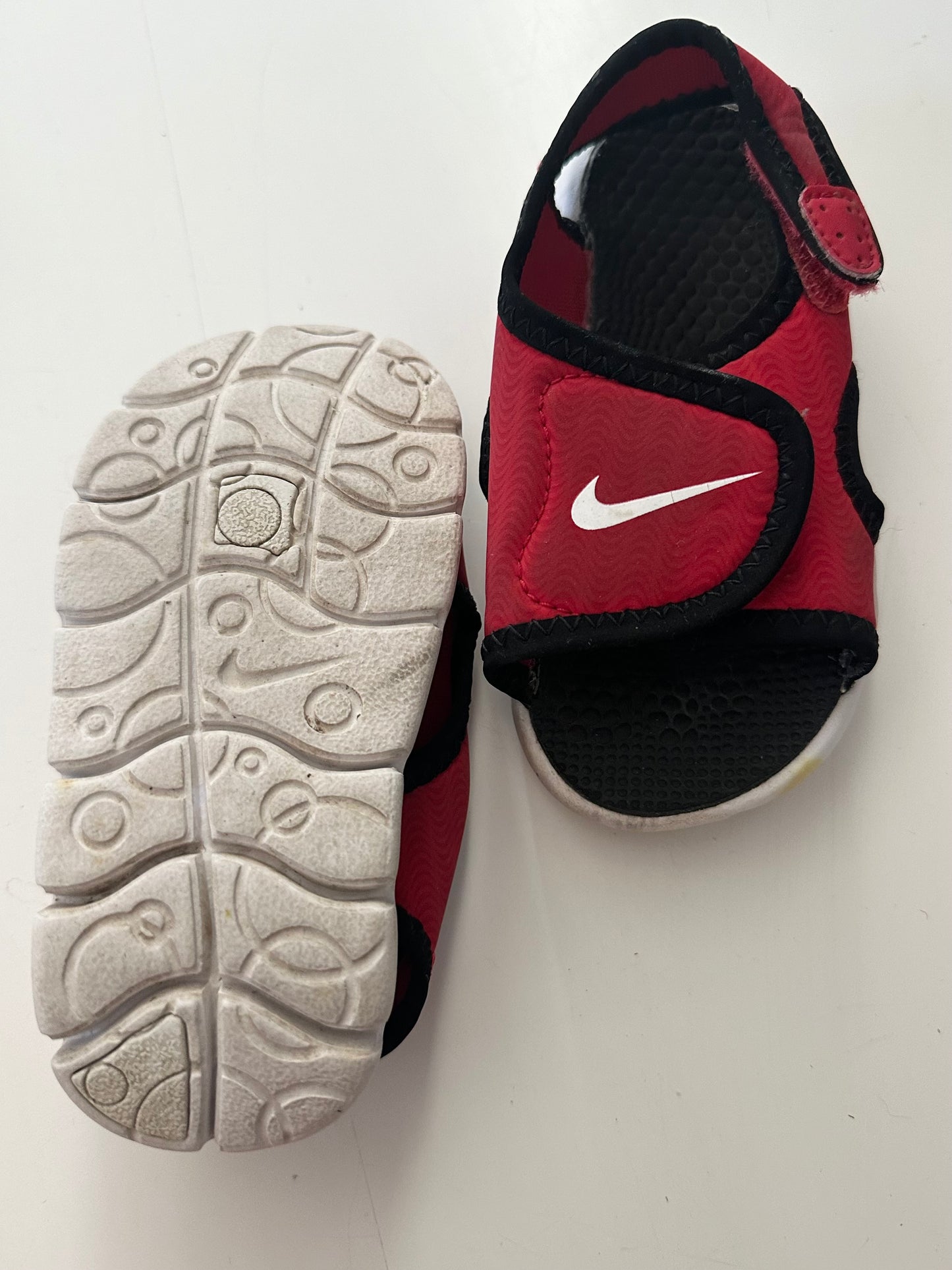 Nike sandals size 6