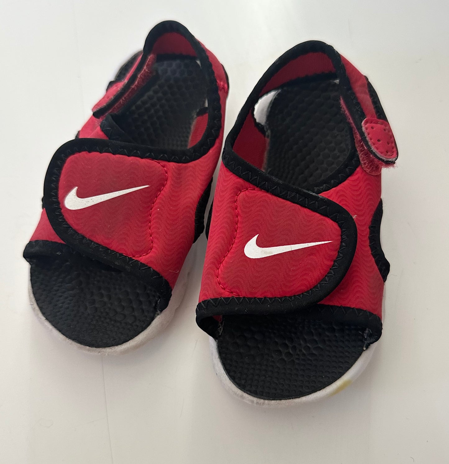 Nike sandals size 6