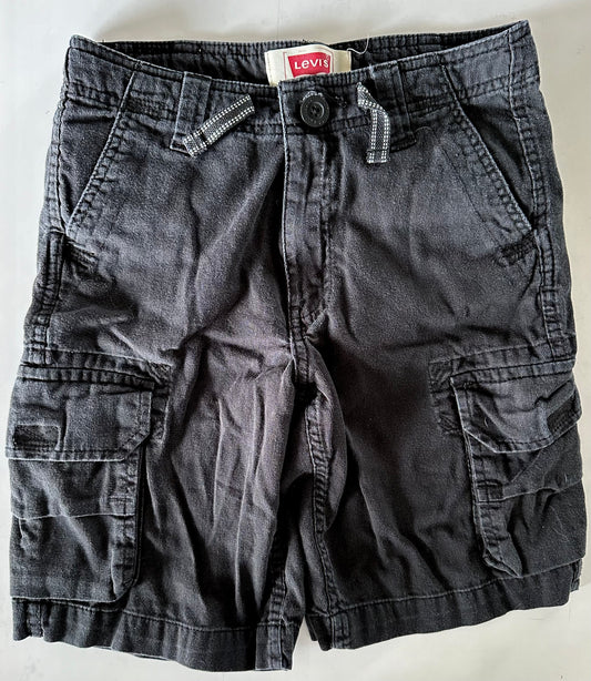 Levi’s cargo shorts 8T