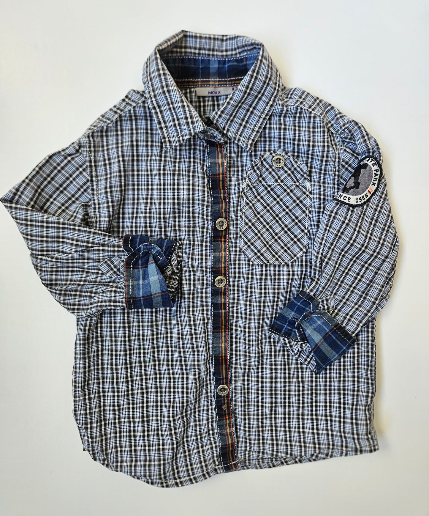 Mexx buttonup shirt size 4T (XS)