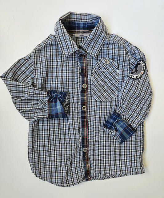 Mexx buttonup shirt size 4T (XS)