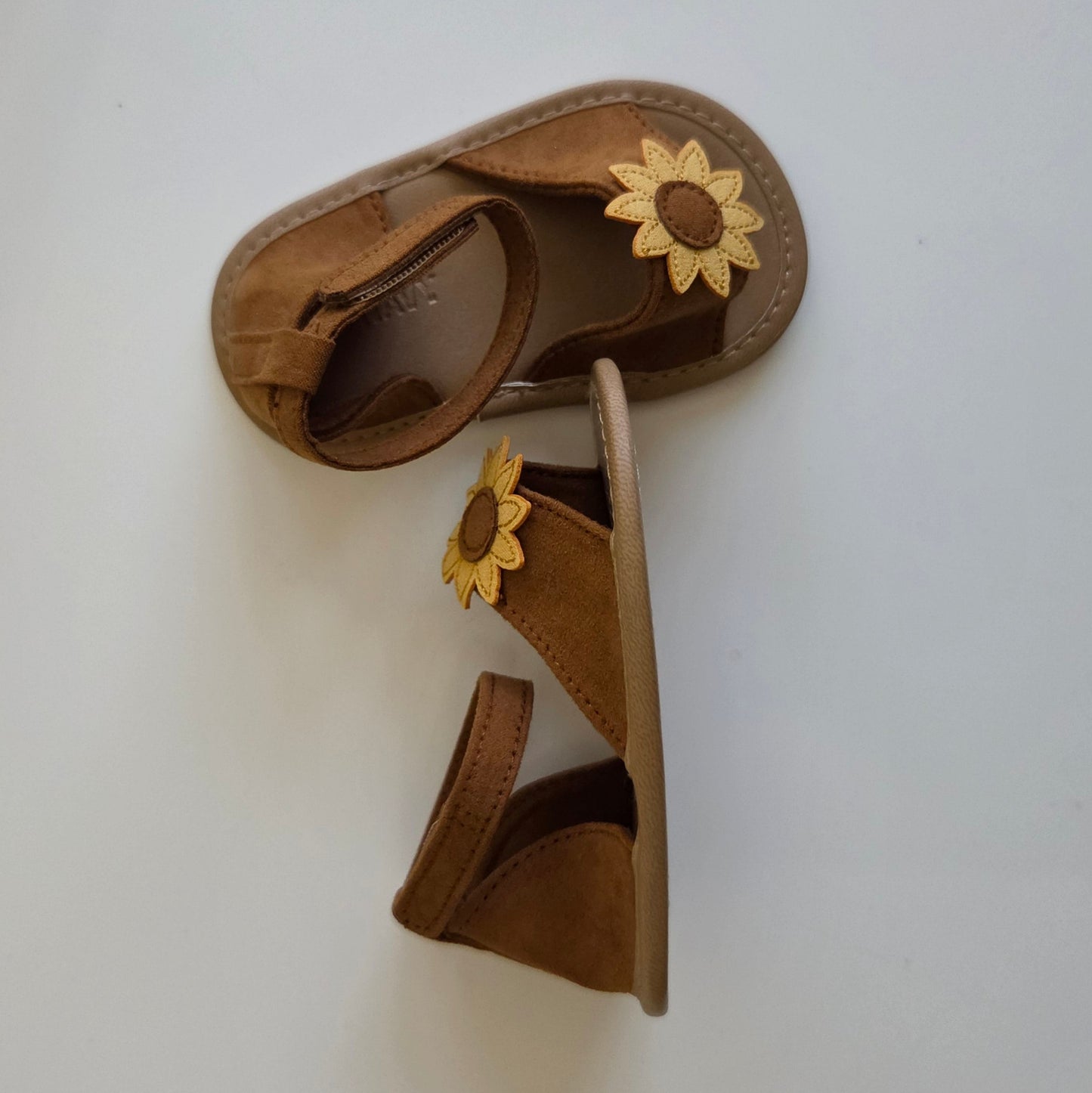 NWOT Old Navy Sandals 6-12 month
