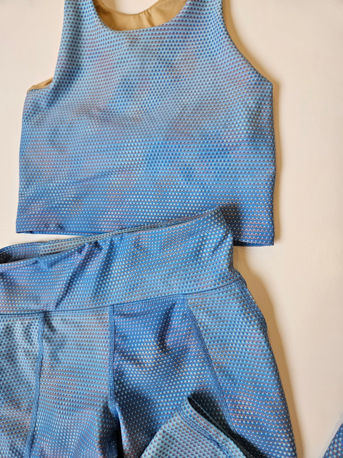 Old Navy Active two-piece set size M (8Y)