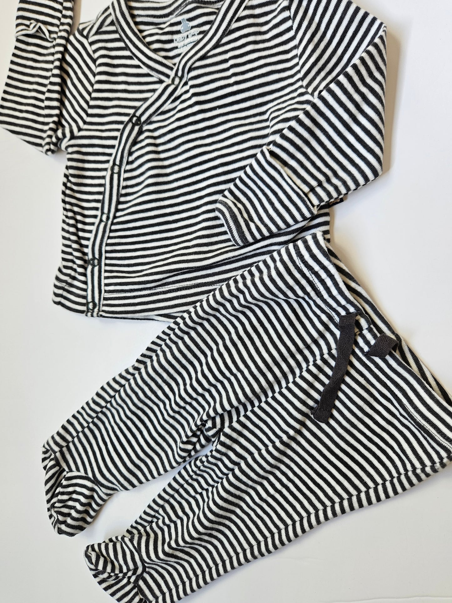 Baby Gap ‘first favorites’ striped set 0 to 3m