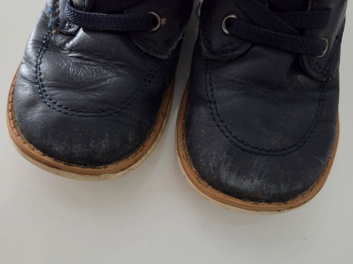 Stride Rite US 8 Leather Shoes *