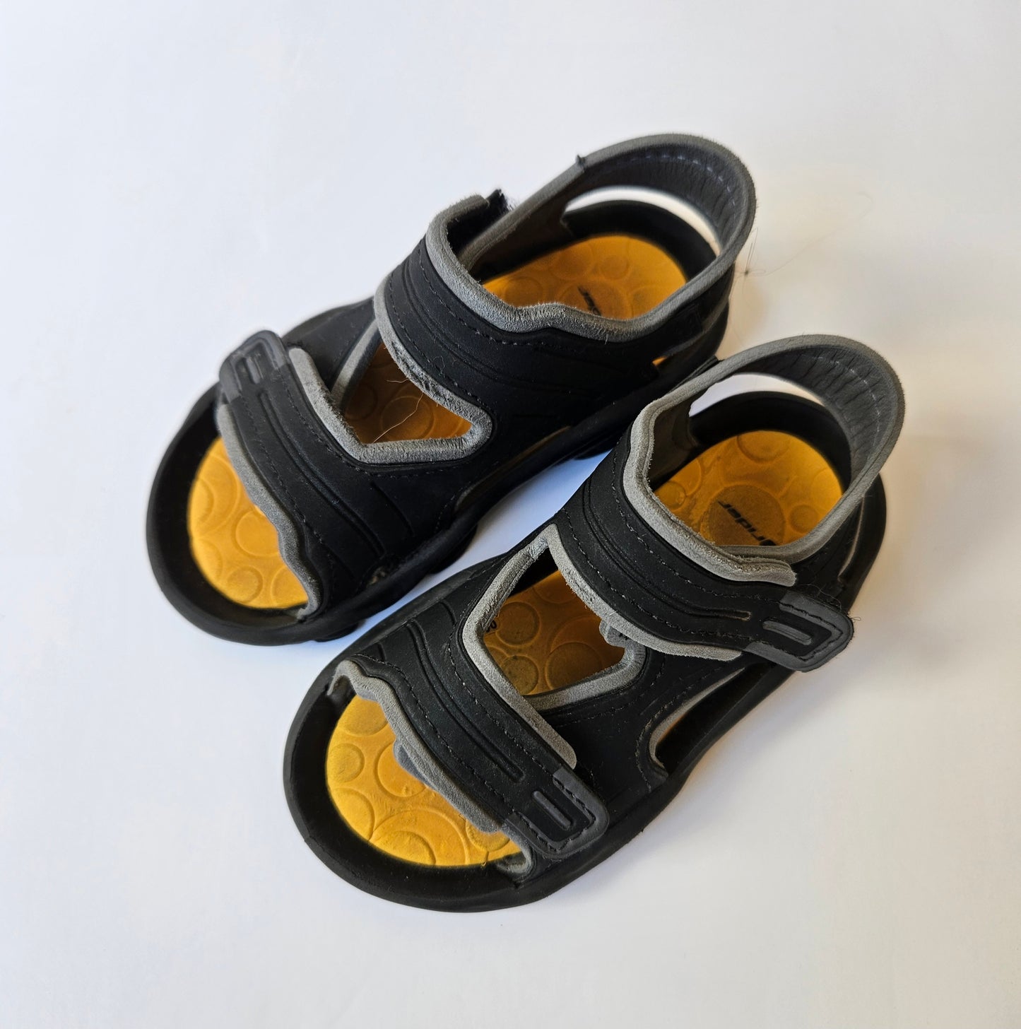 Rider sandals size US 7 (20/21)