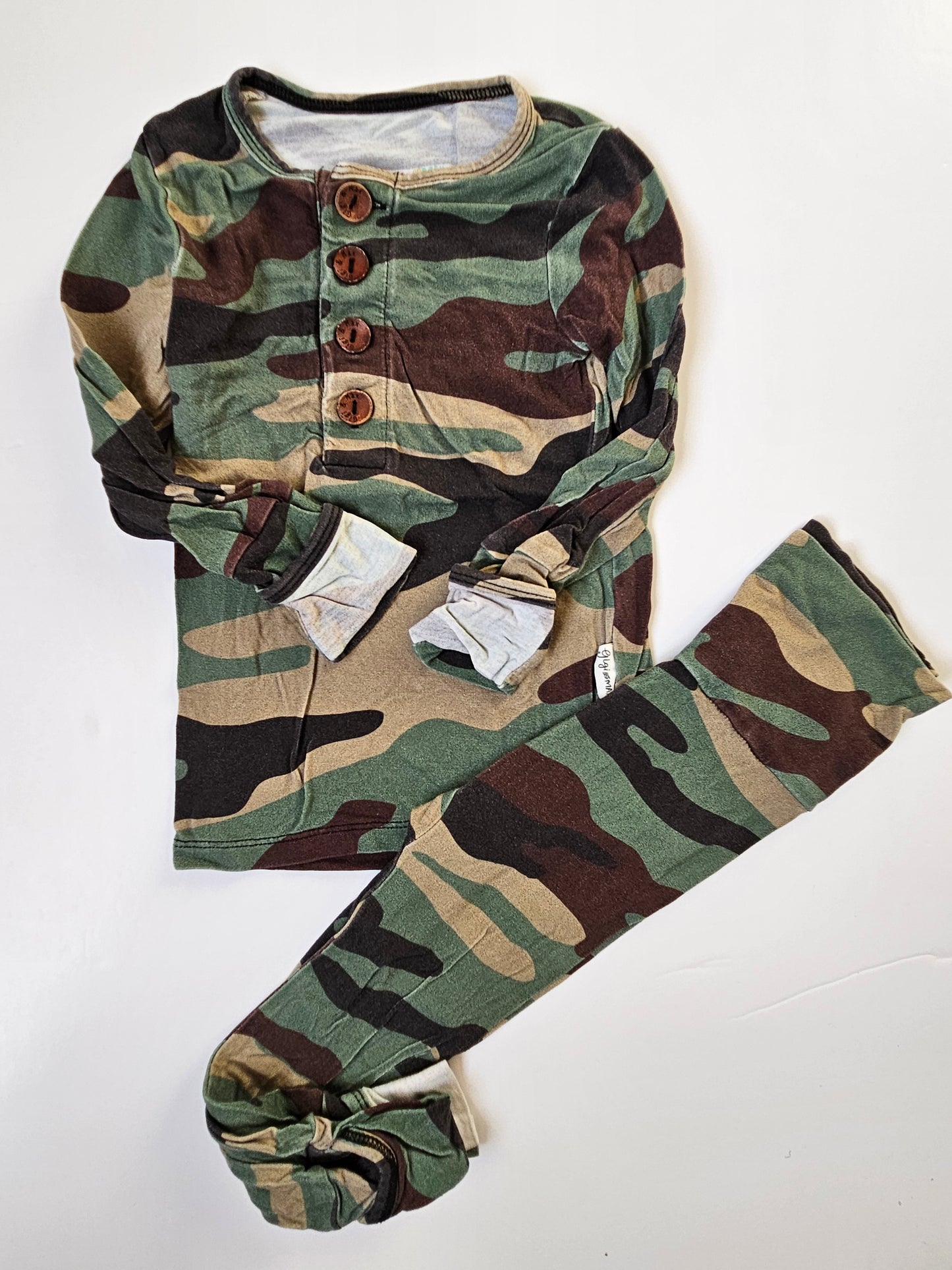 Gigi and Max camo pyjamas size 18m