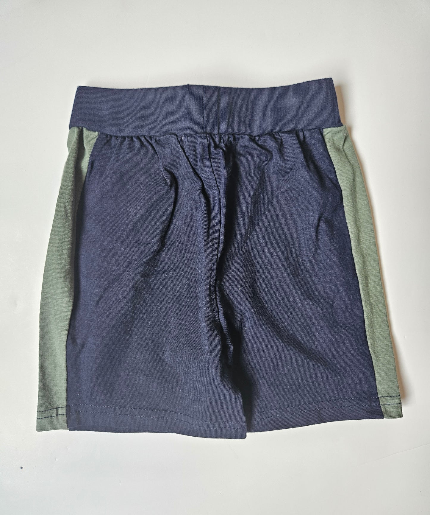 Dirkje navy shorts size 92/2Y