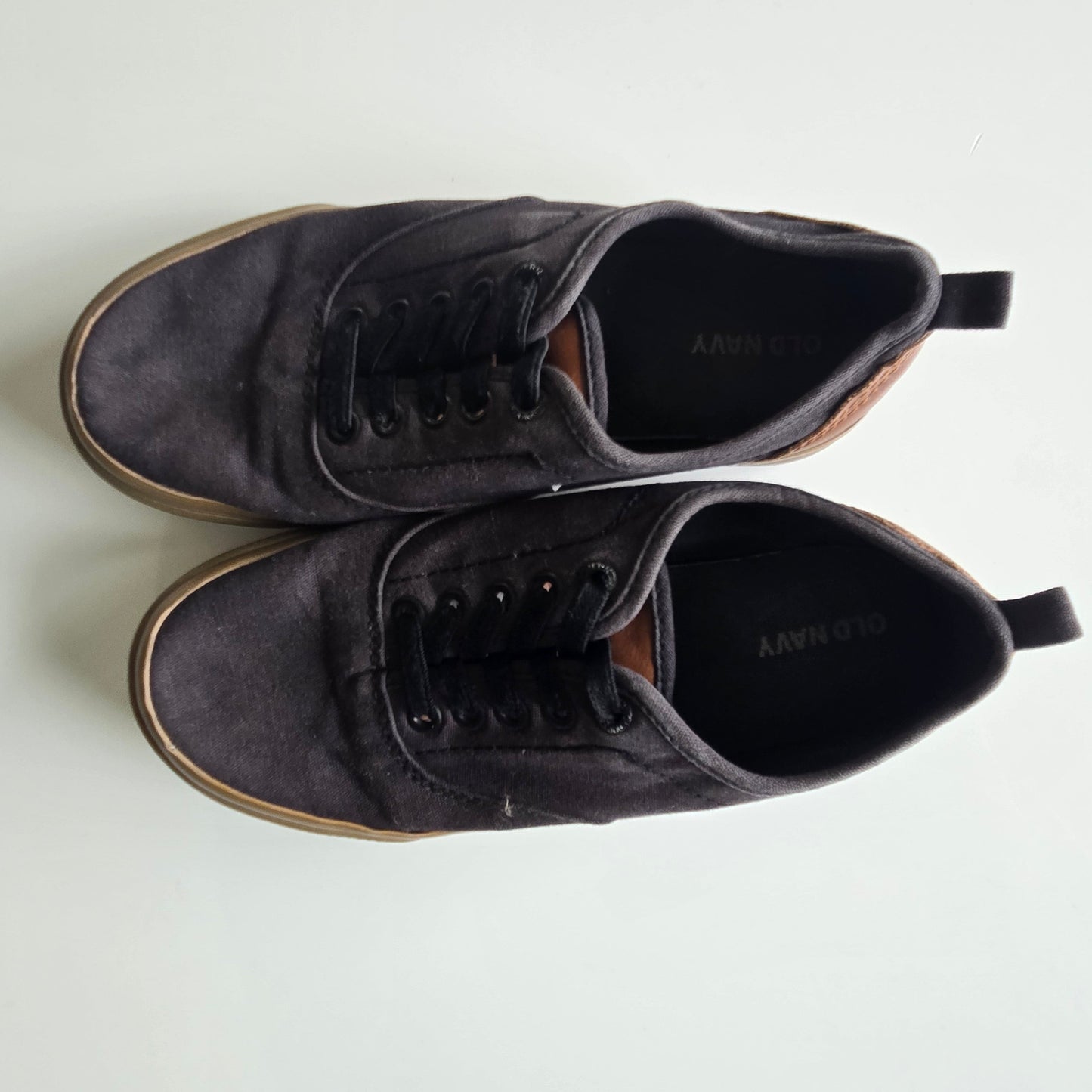 Old Navy Shoes size 2