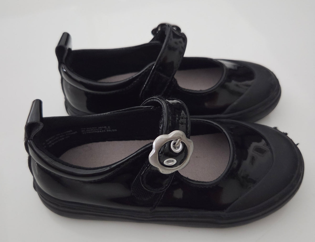 Old Navy size 8 (toddler) Shoes