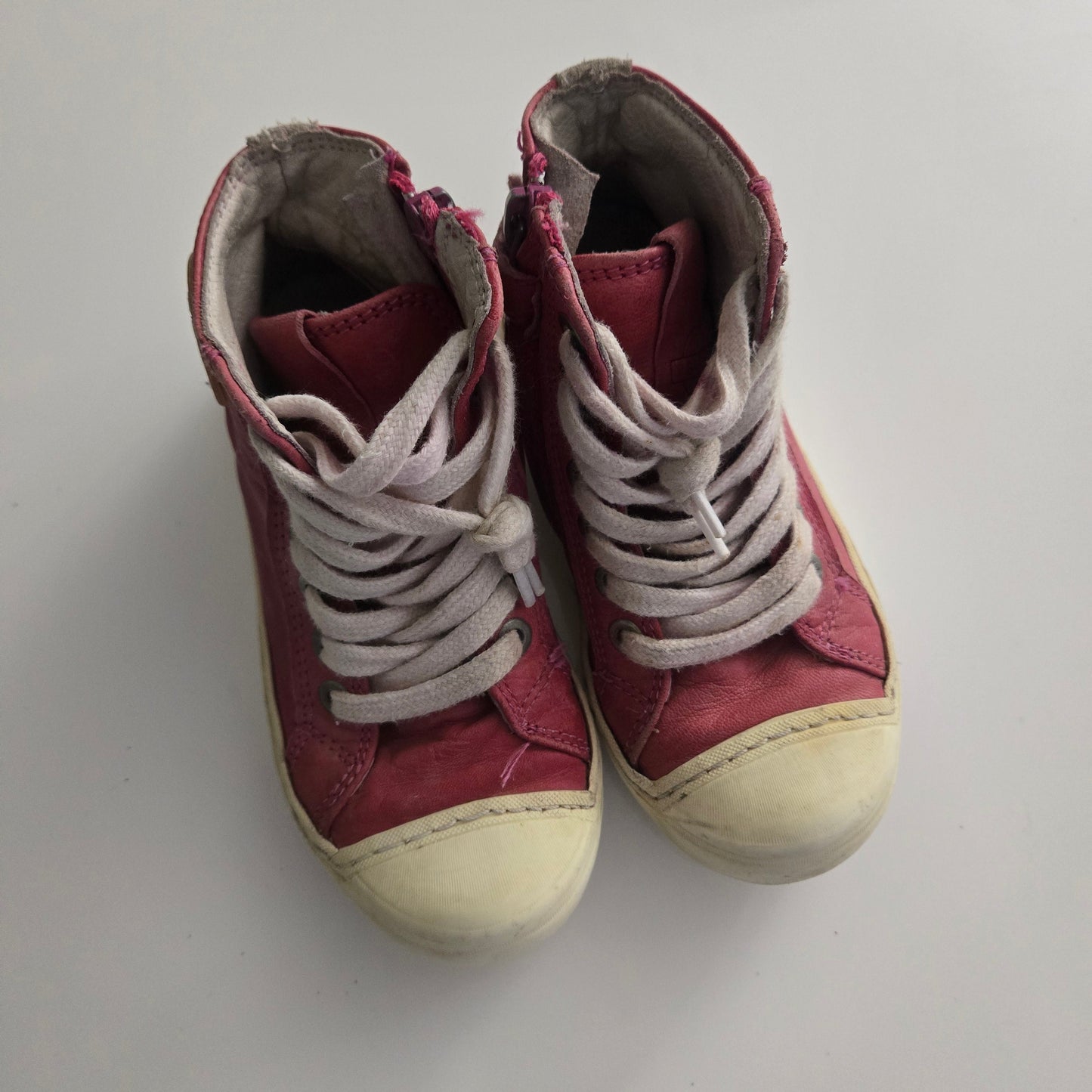 Malaspina Sneakers size 28 /11C *