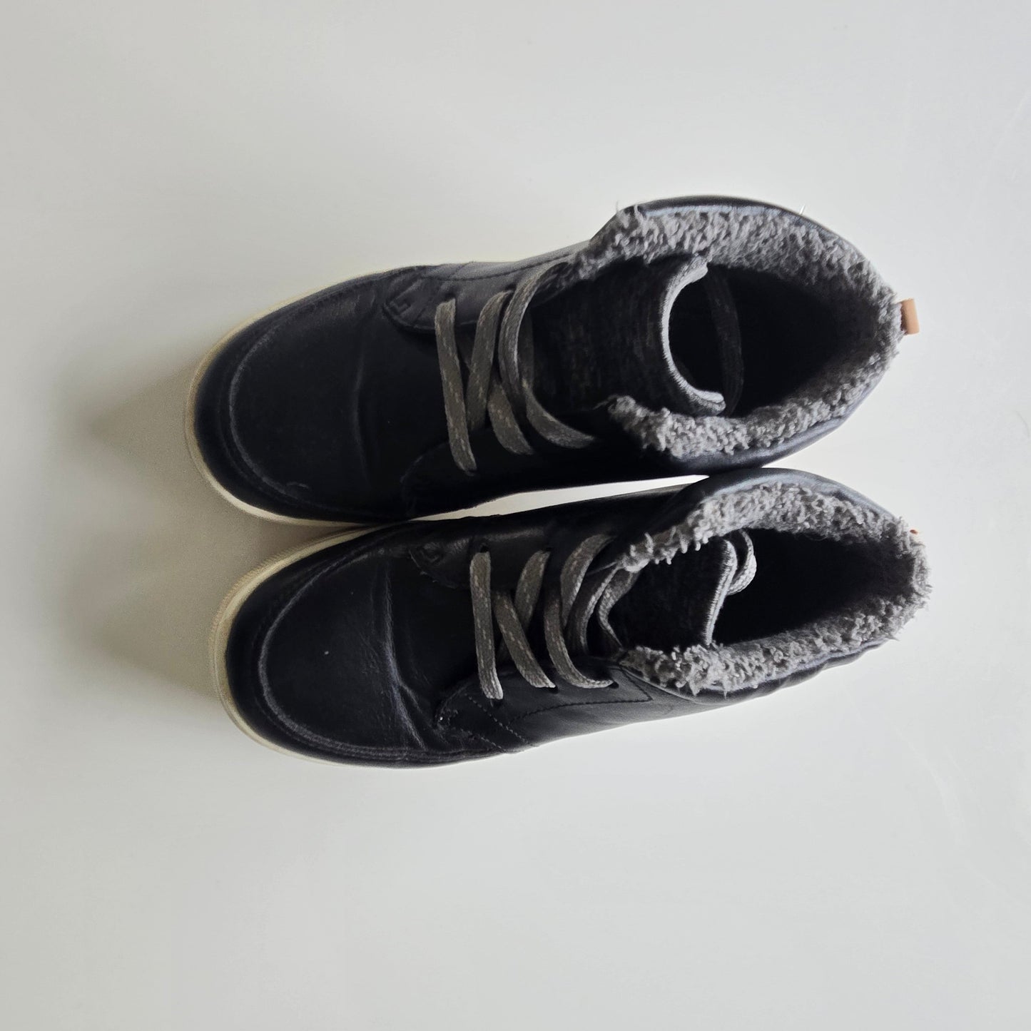 Oshkosh Shoes size  US 1