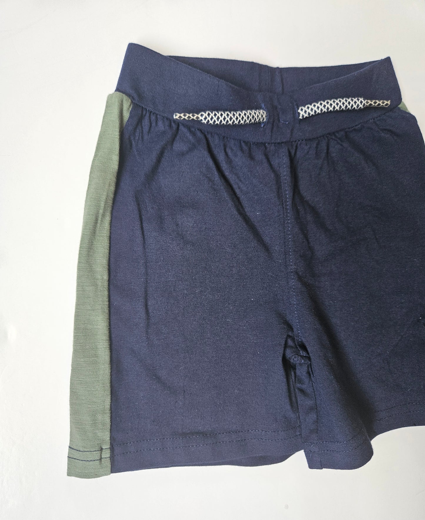 Dirkje navy shorts size 92/2Y