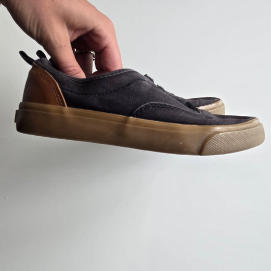 Old Navy Shoes size 2