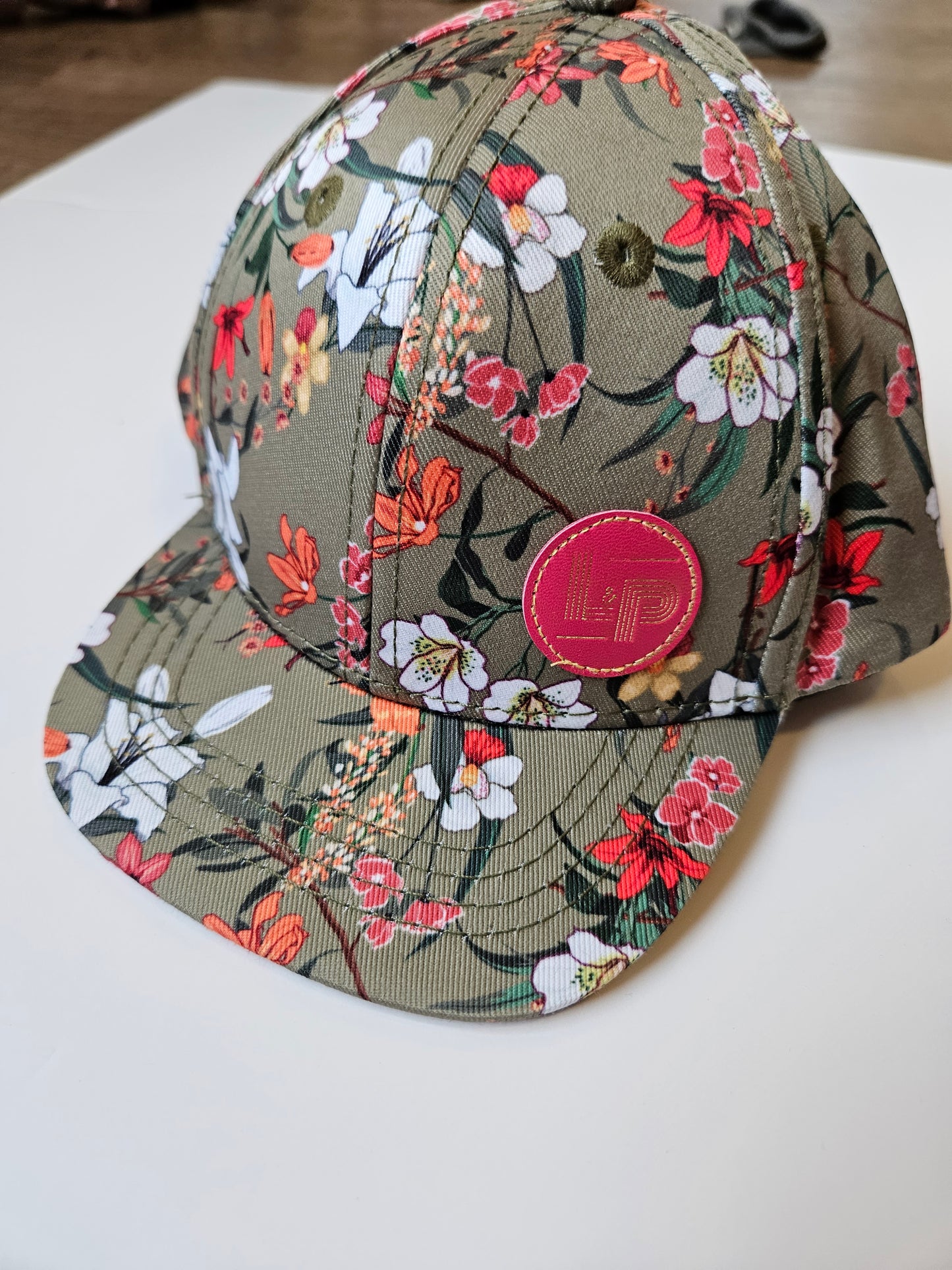 L&P floral hat size 6 to 24m (44 to 46cm)