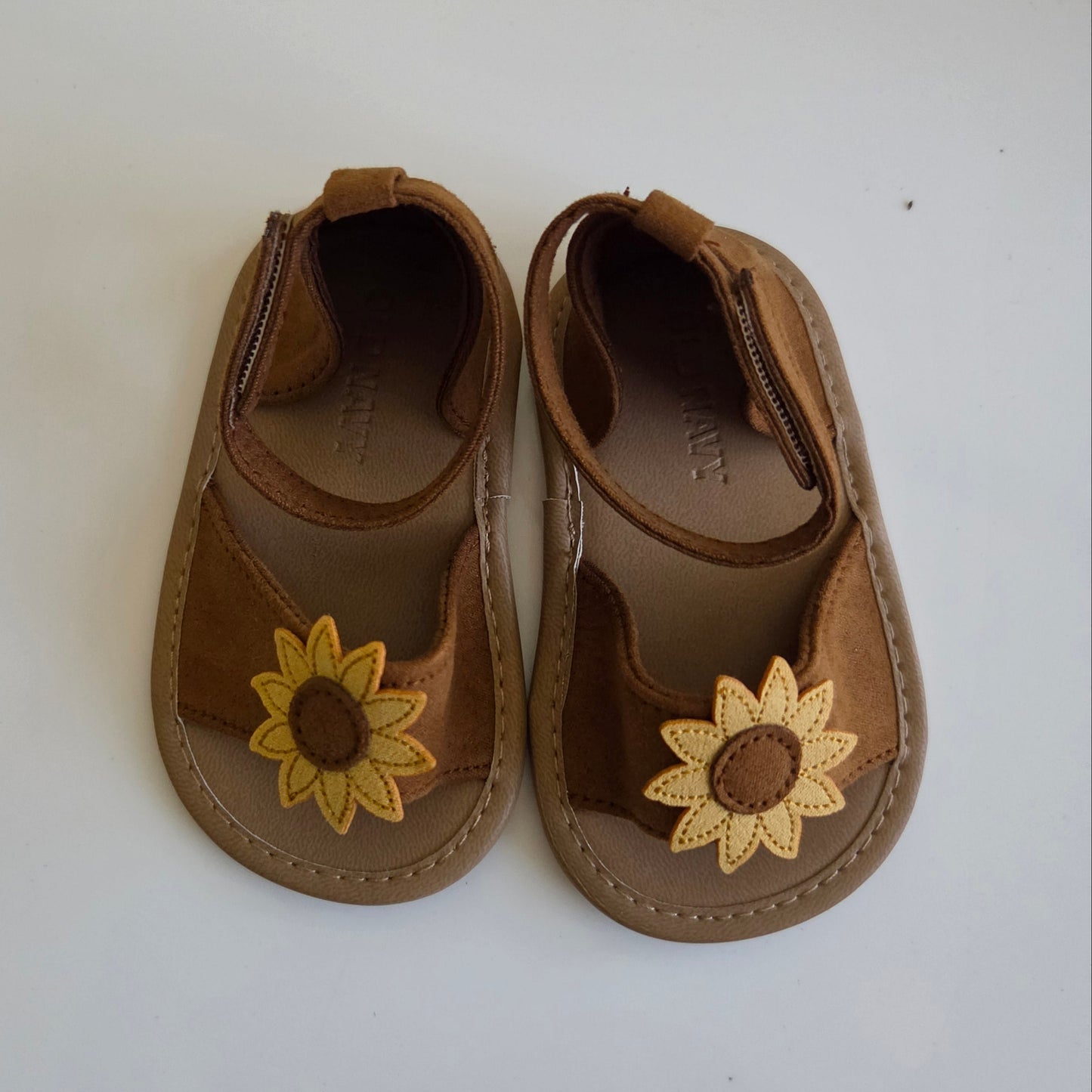 NWOT Old Navy Sandals 6-12 month