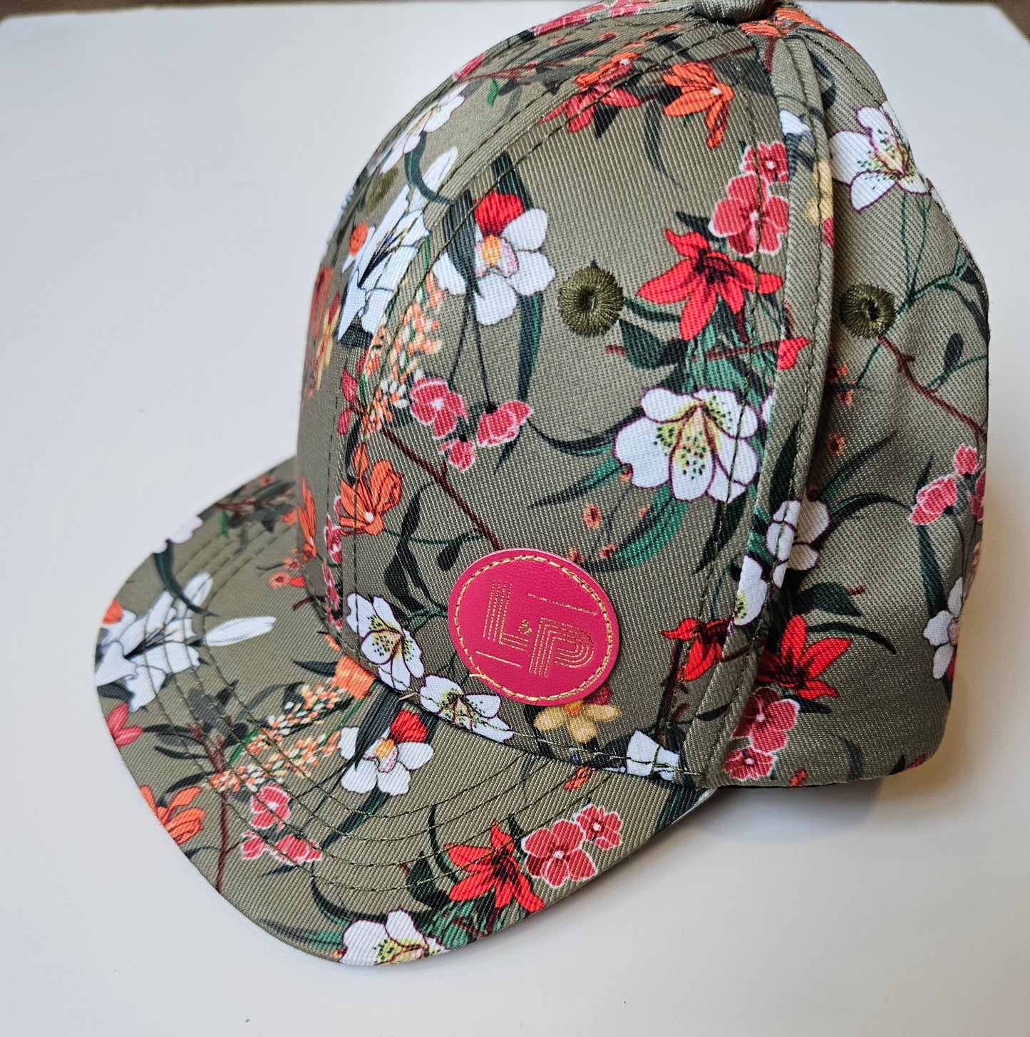 L&P floral hat size 6 to 24m (44 to 46cm)