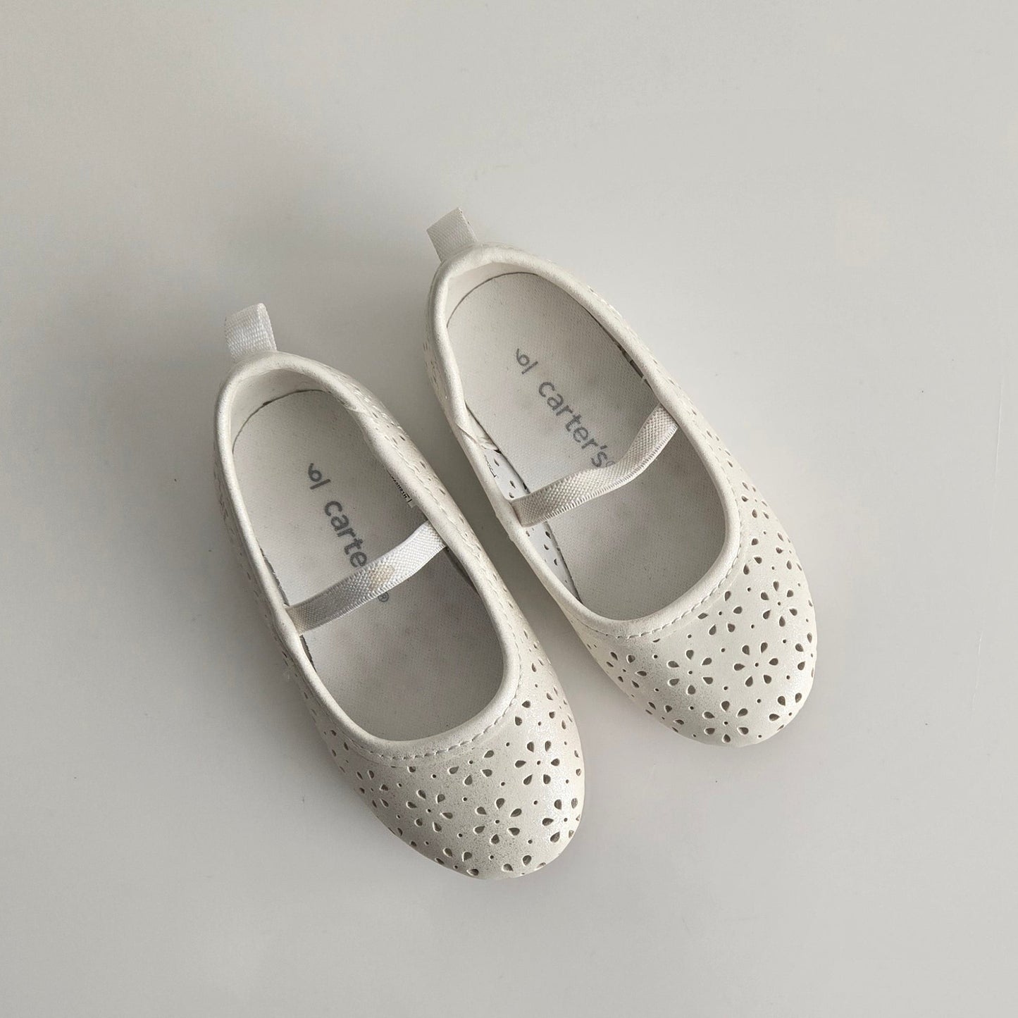 Carters Shoes size *